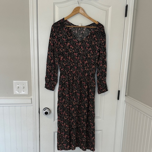 Old Navy Dresses & Skirts - Old Navy Black and Pink Floral Long Sleeve Dress